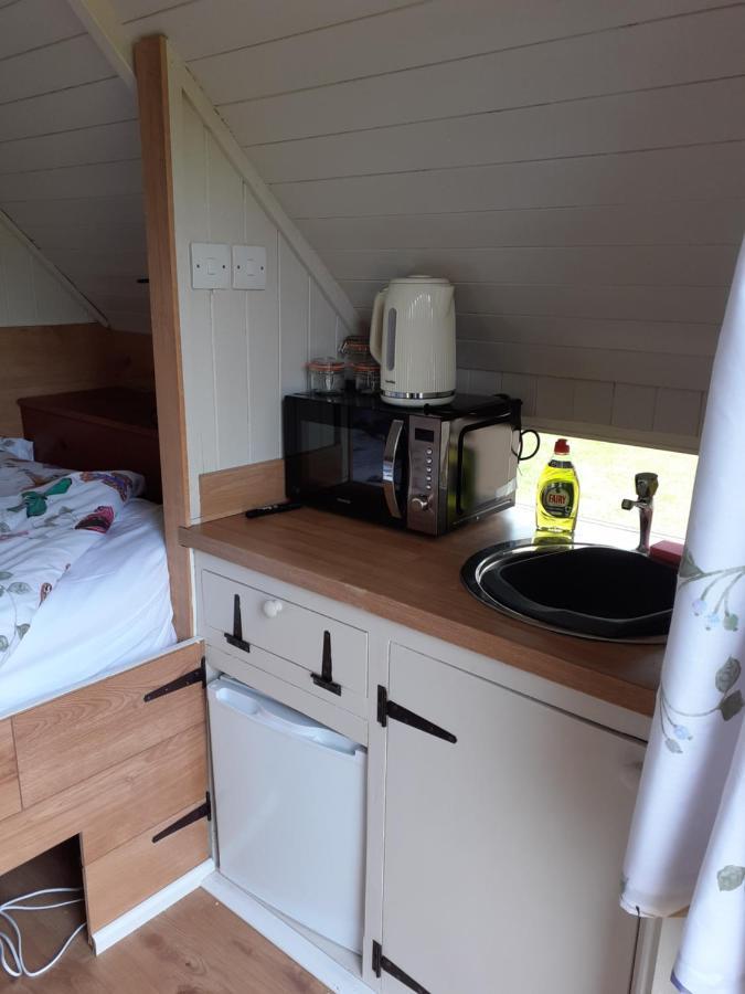 Glamping At The Retreat Wiltshire Is Rural Bliss Villa Chippenham  Exterior photo