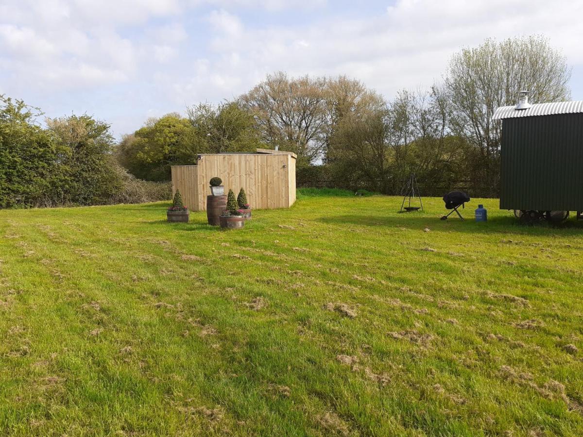 Glamping At The Retreat Wiltshire Is Rural Bliss Villa Chippenham  Exterior photo